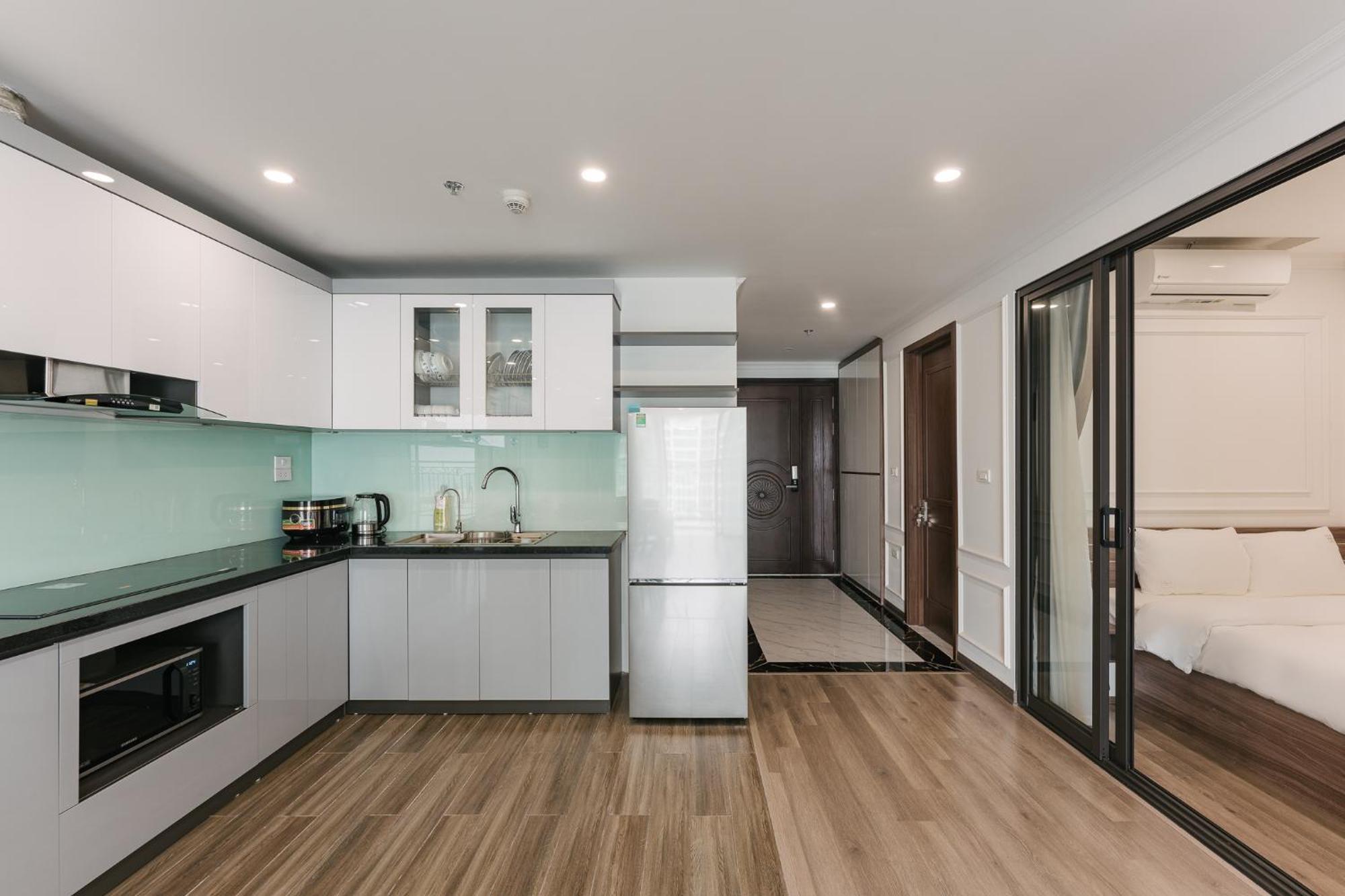 D'Leroi Soleil- Tay Ho- Near Westlake In Ha Noi Ханой Экстерьер фото